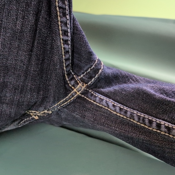 Silver Suki Surplus Mid-Rise Jeans. W31/L34. Euc. BootCut. - Picture 9 of 10